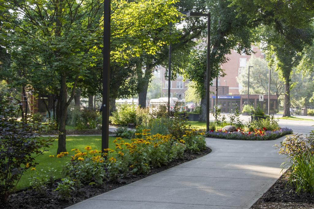 University Of Alberta - Hotel Edmonton Exterior photo