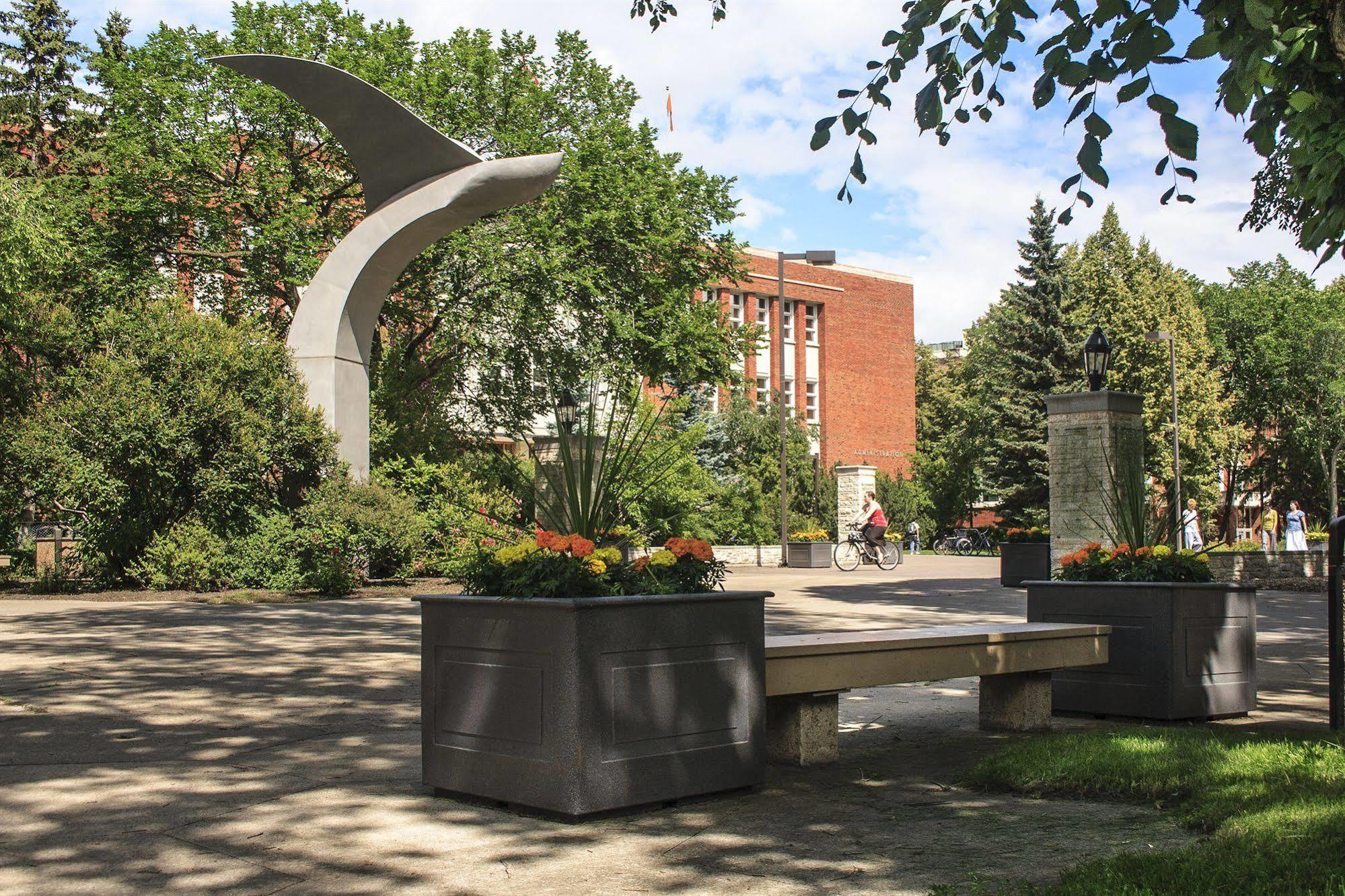 University Of Alberta - Hotel Edmonton Exterior photo